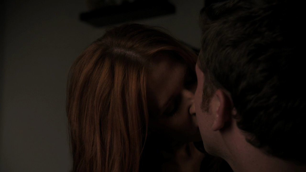 Poppy Montgomery Nude & Sexy 0019