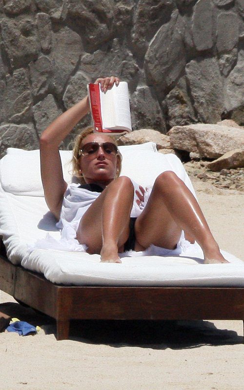 Poppy Montgomery Nude & Sexy 0030