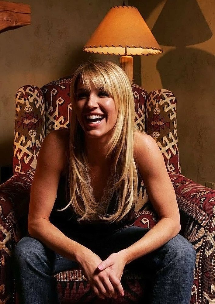 Poppy Montgomery Nude & Sexy 0057