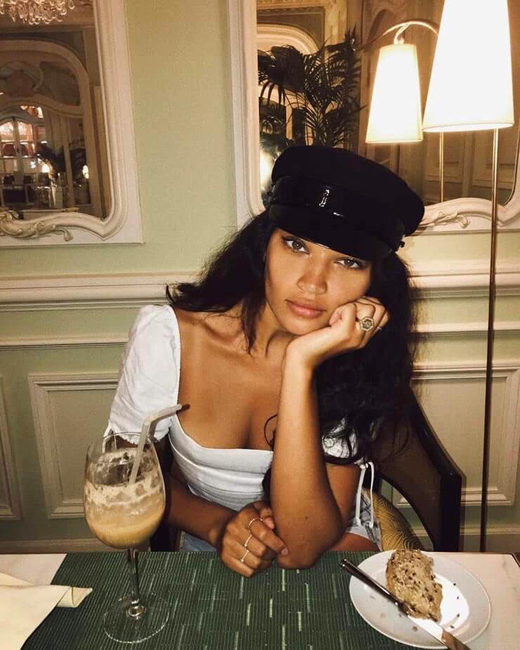 Shanina Shaik Nude & Sexy Collection 0063