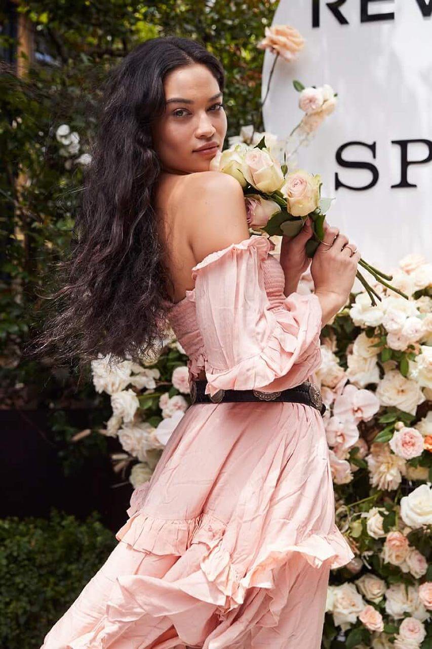 Shanina Shaik Nude & Sexy Collection 0066