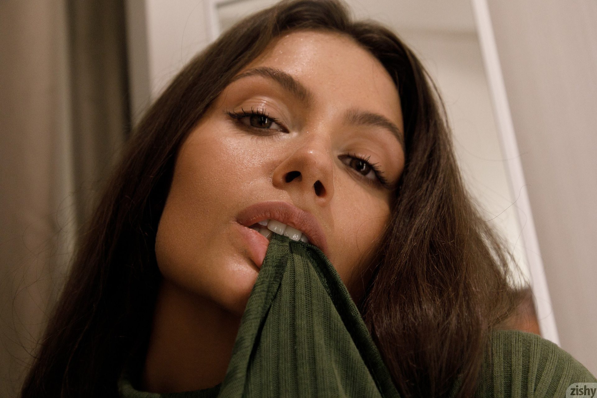 Shyla Volbeck Shopping With The Devil Zishy (40)