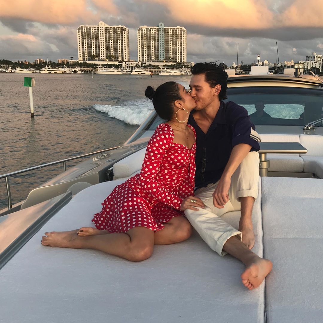 Vanessa Hudgens Sexy 0045