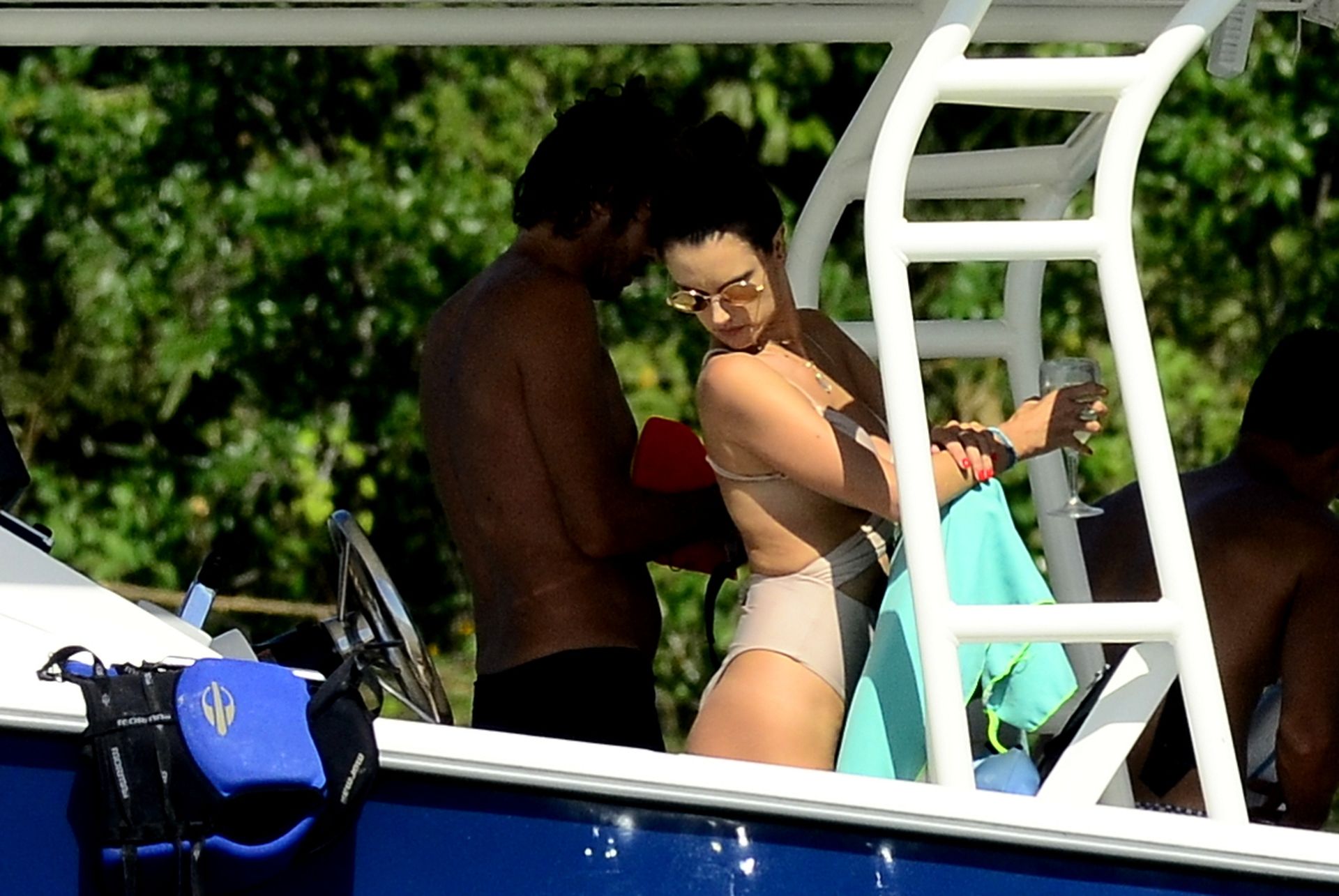 Alessandra Ambrosio Hot 0006