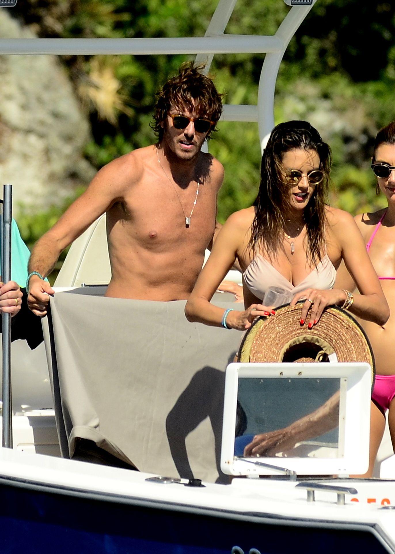 Alessandra Ambrosio Hot 0022