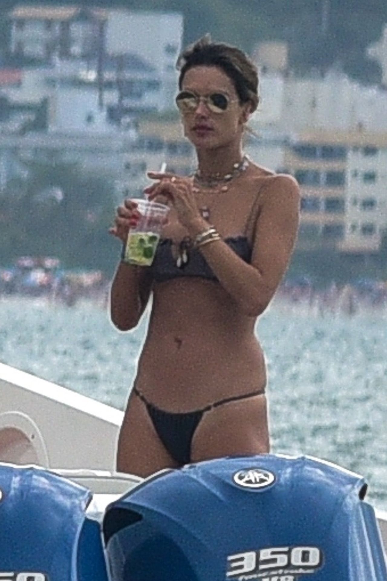 Alessandra Ambrosio Sexy 0005