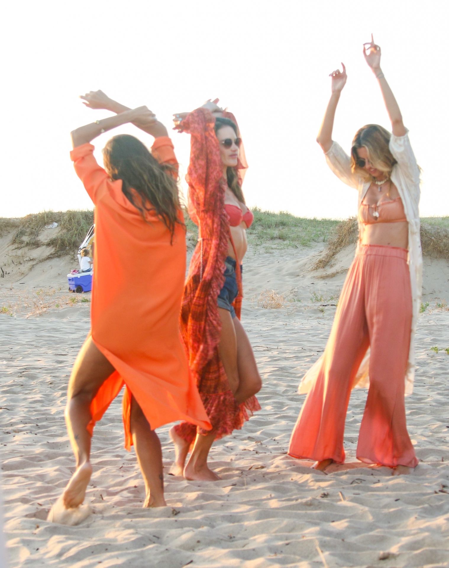 Alessandra Ambrosio Sexy 0025