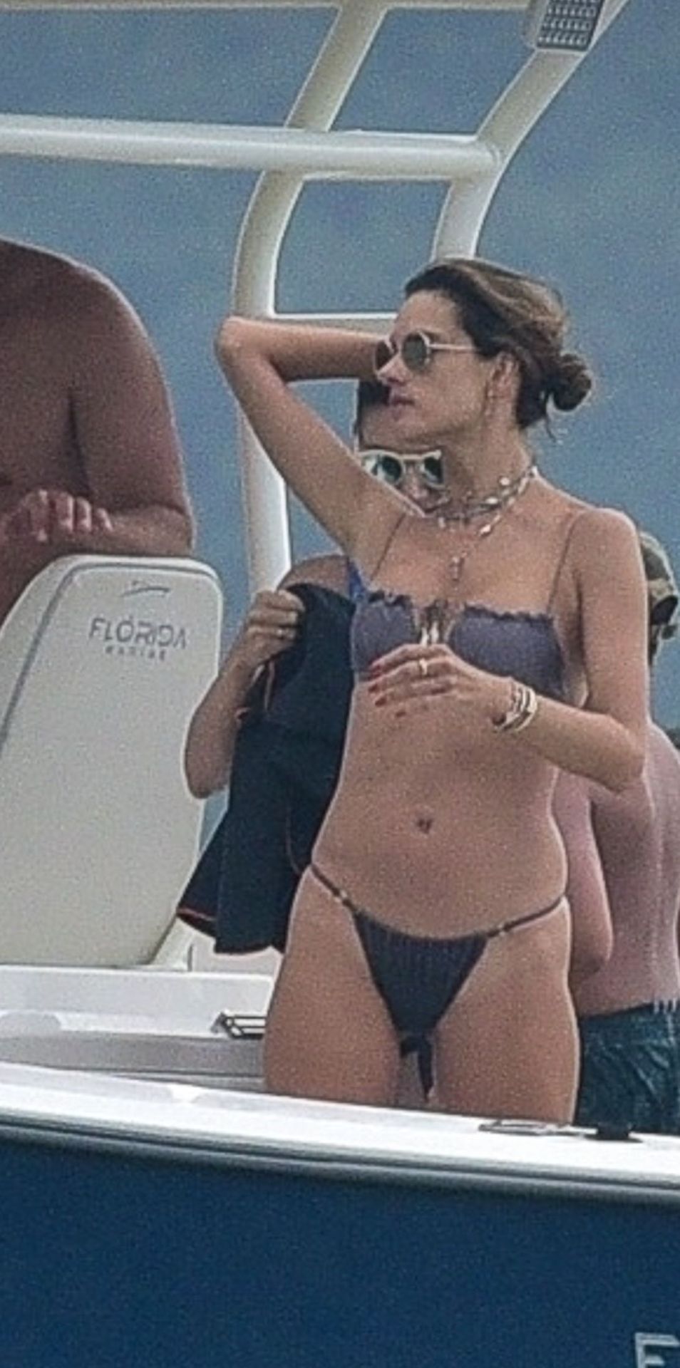 Alessandra Ambrosio Sexy 0082