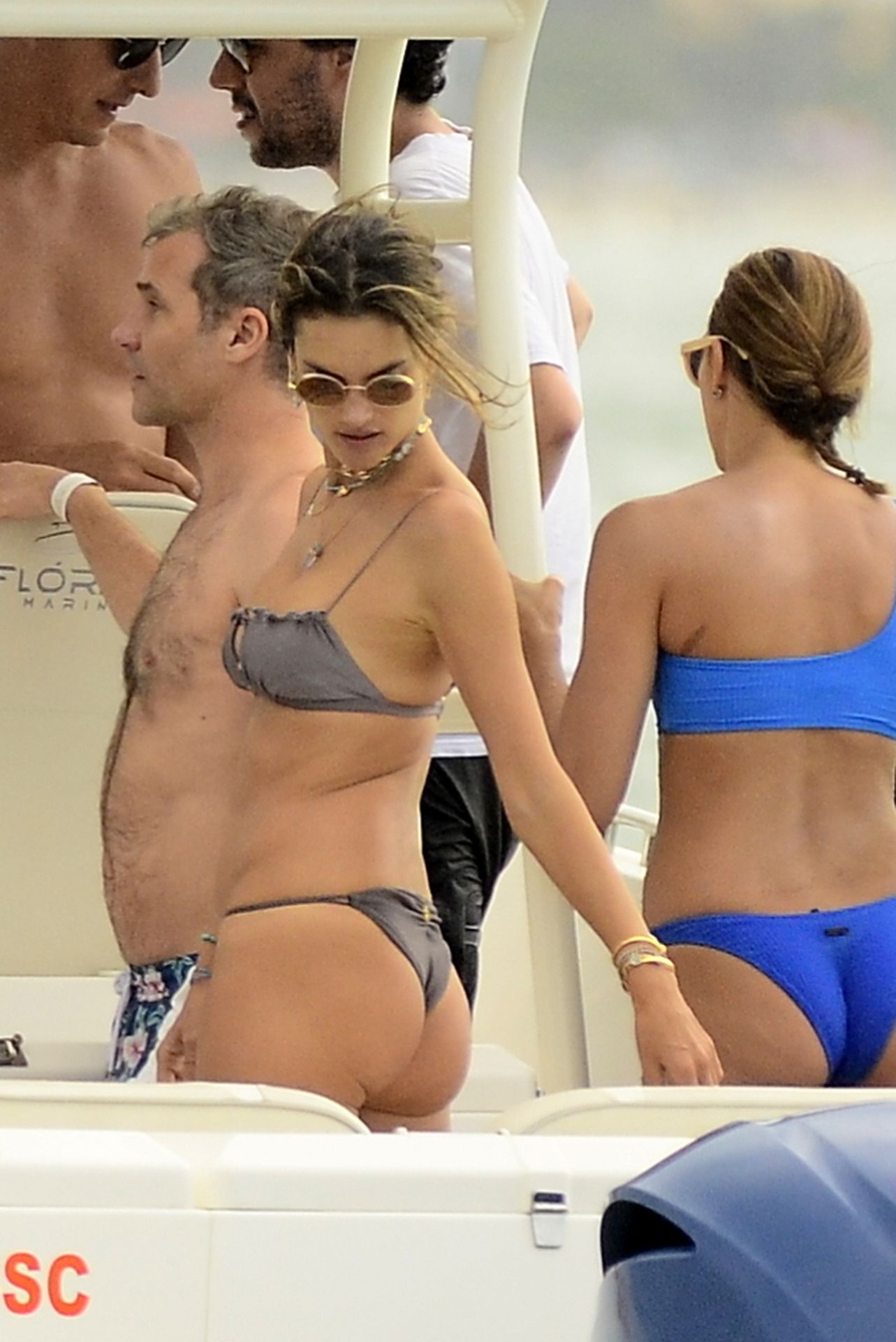 Alessandra Ambrosio Sexy 0142