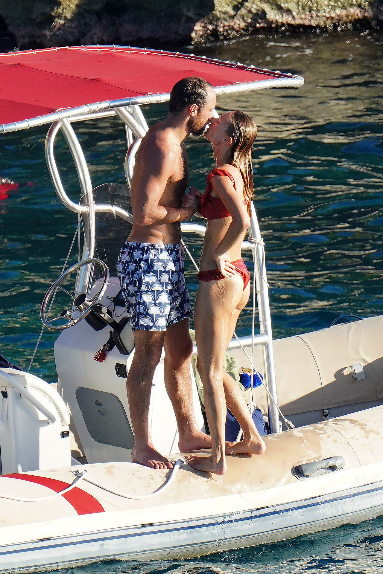 Alizée Thevenet, Pippa Middleton Sexy 0003