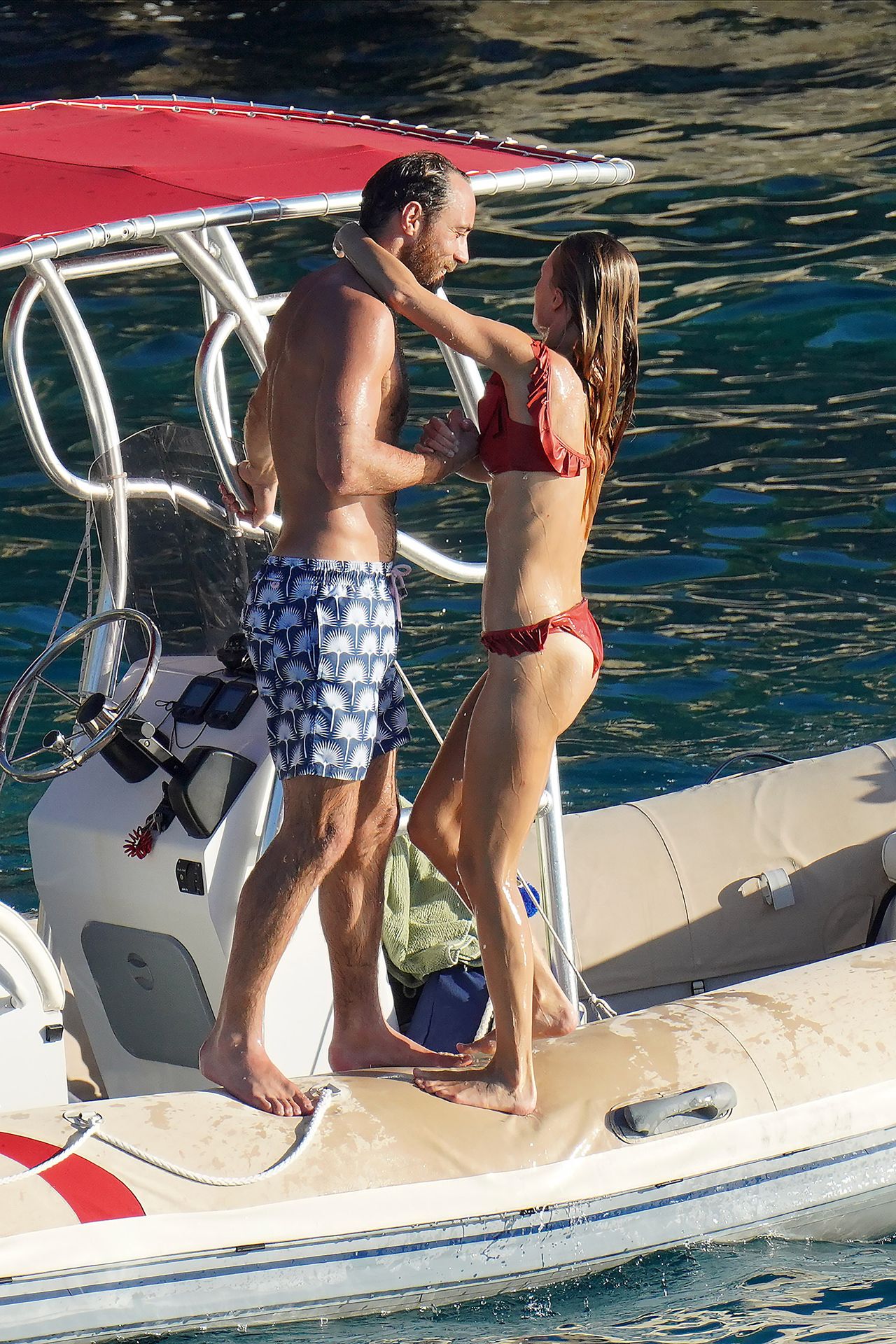 Alizée Thevenet, Pippa Middleton Sexy 0006