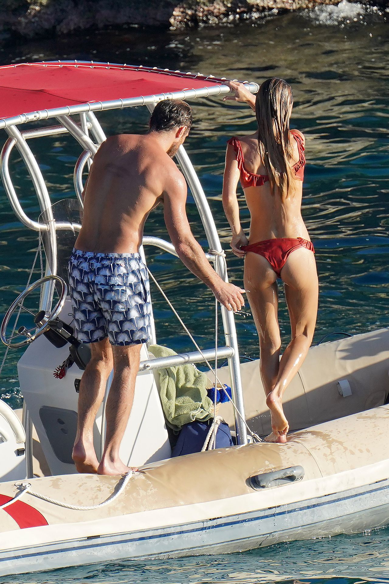 Alizée Thevenet, Pippa Middleton Sexy 0011