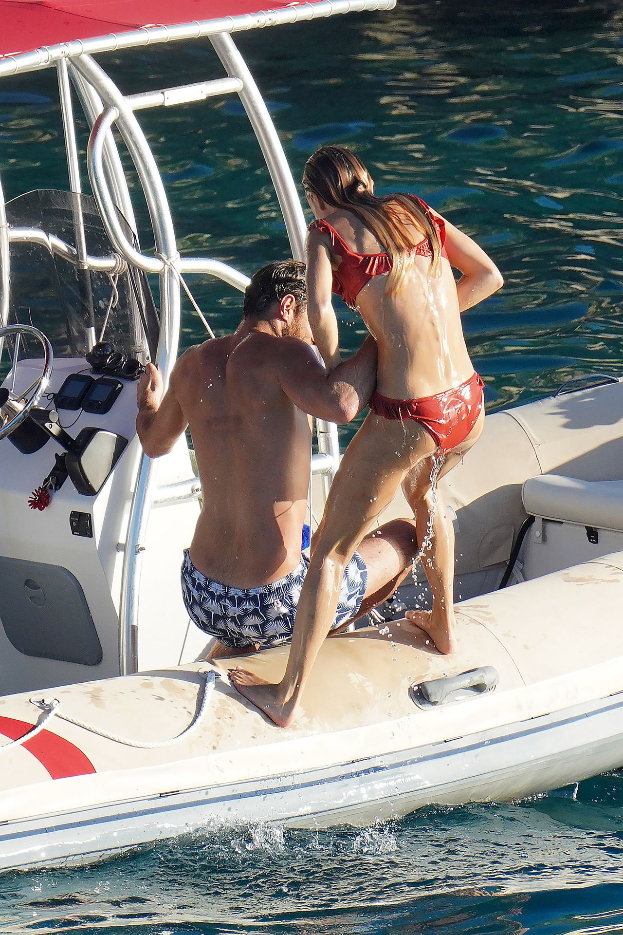 Alizée Thevenet, Pippa Middleton Sexy 0018