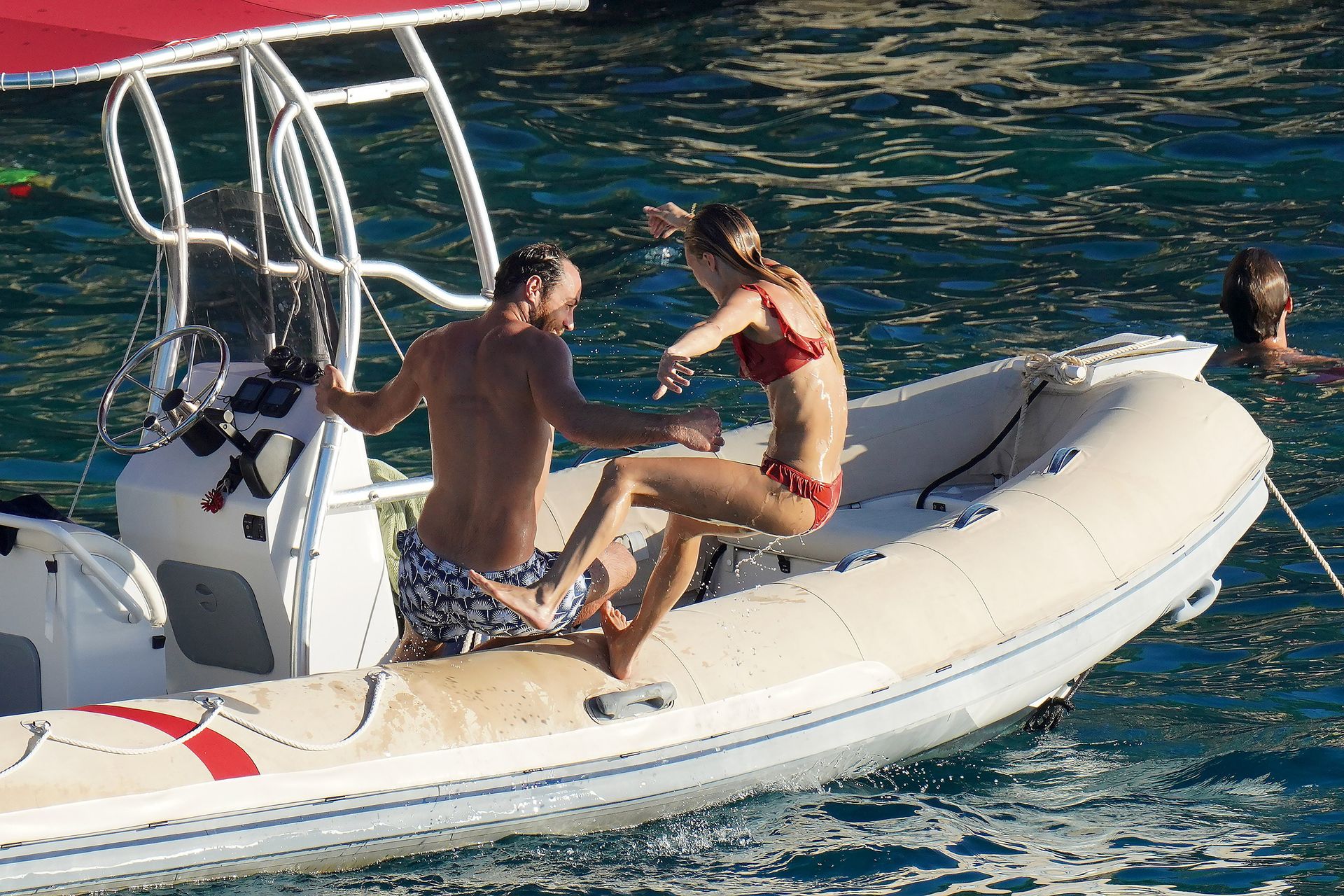 Alizée Thevenet, Pippa Middleton Sexy 0025