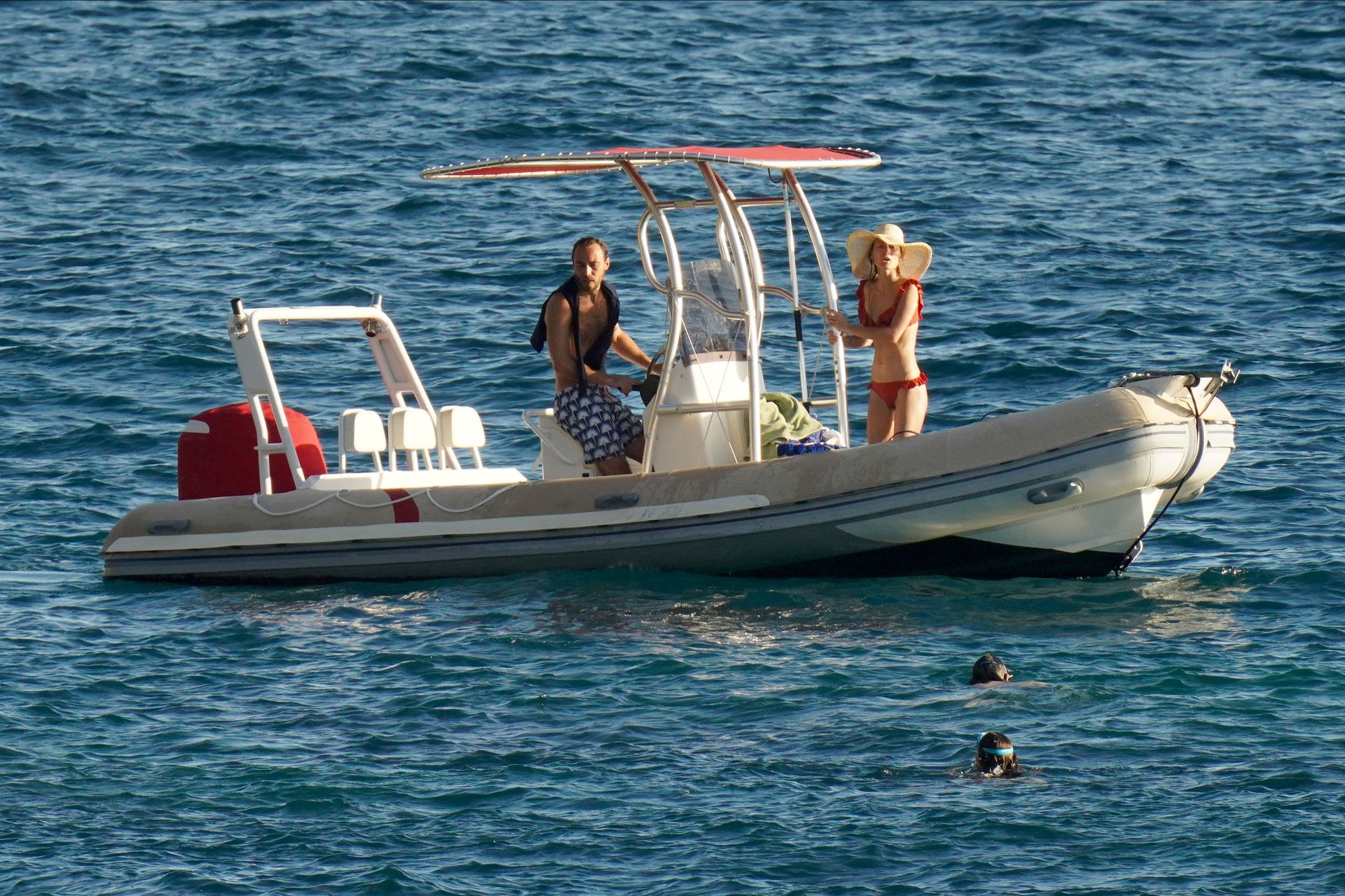 Alizée Thevenet, Pippa Middleton Sexy 0041