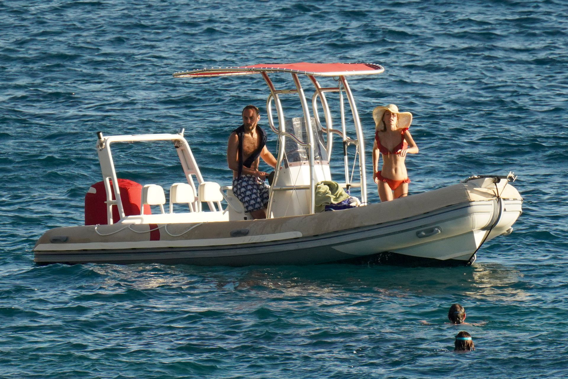 Alizée Thevenet, Pippa Middleton Sexy 0042