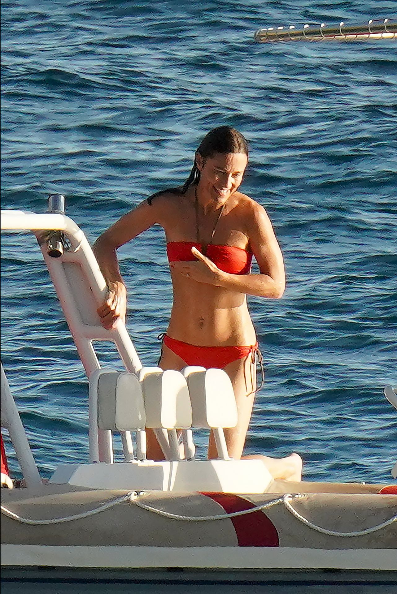 Alizée Thevenet, Pippa Middleton Sexy 0043
