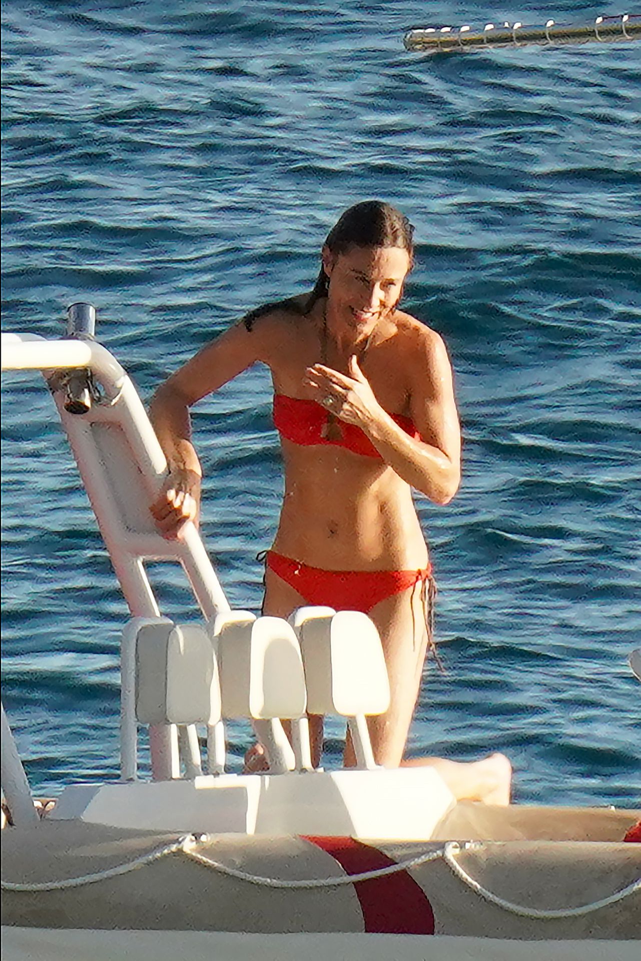 Alizée Thevenet, Pippa Middleton Sexy 0045