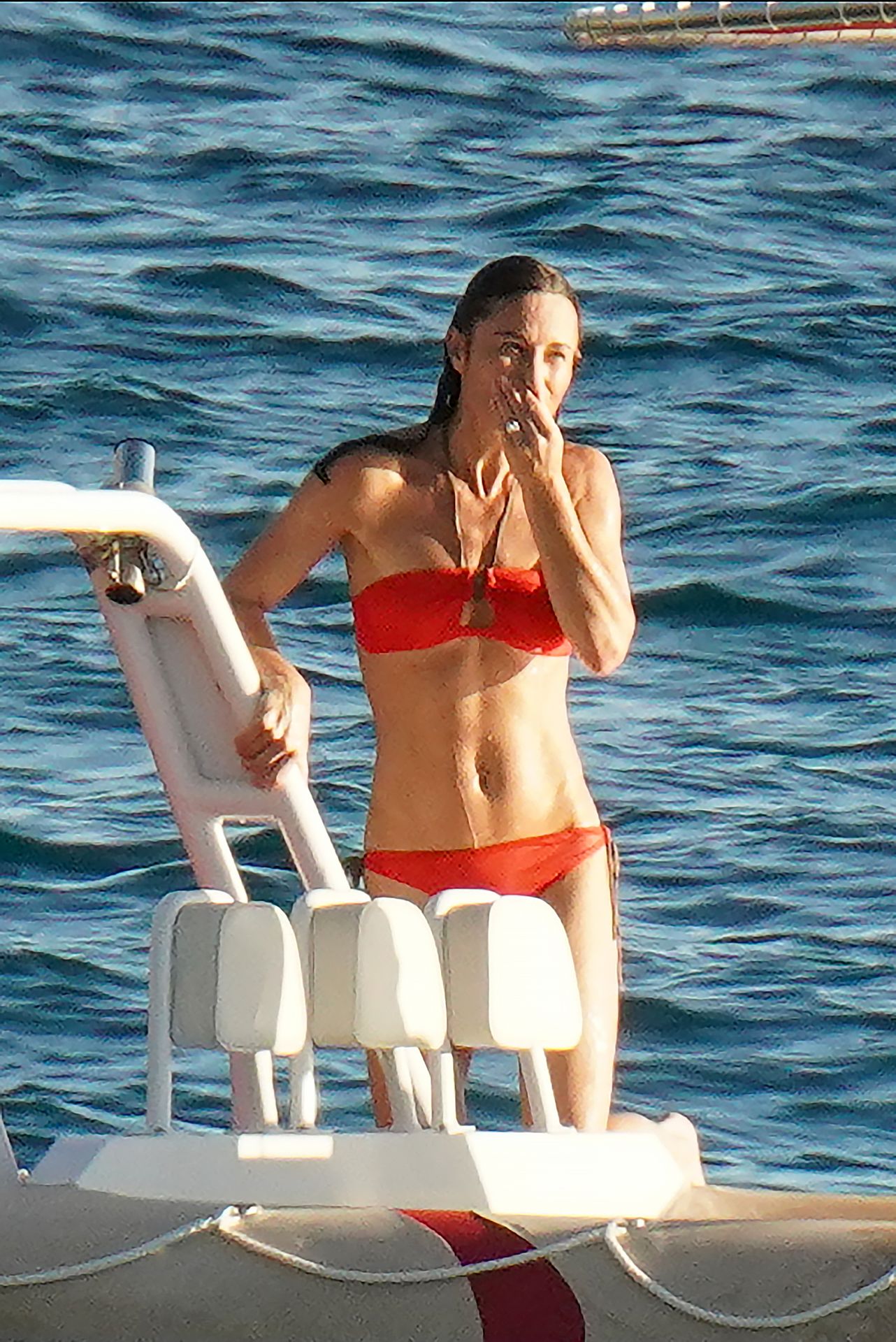 Alizée Thevenet, Pippa Middleton Sexy 0048