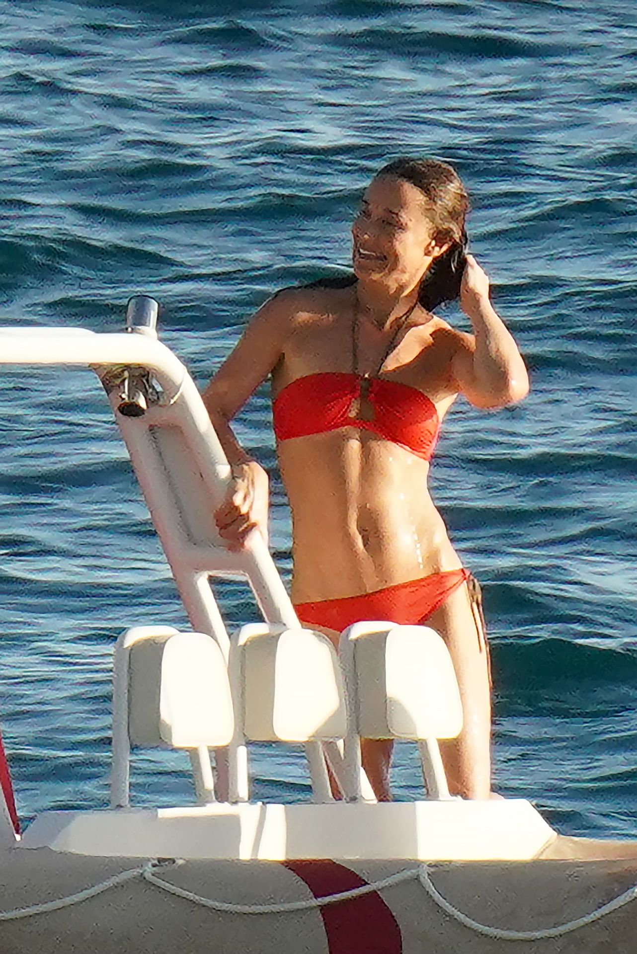 Alizée Thevenet, Pippa Middleton Sexy 0052