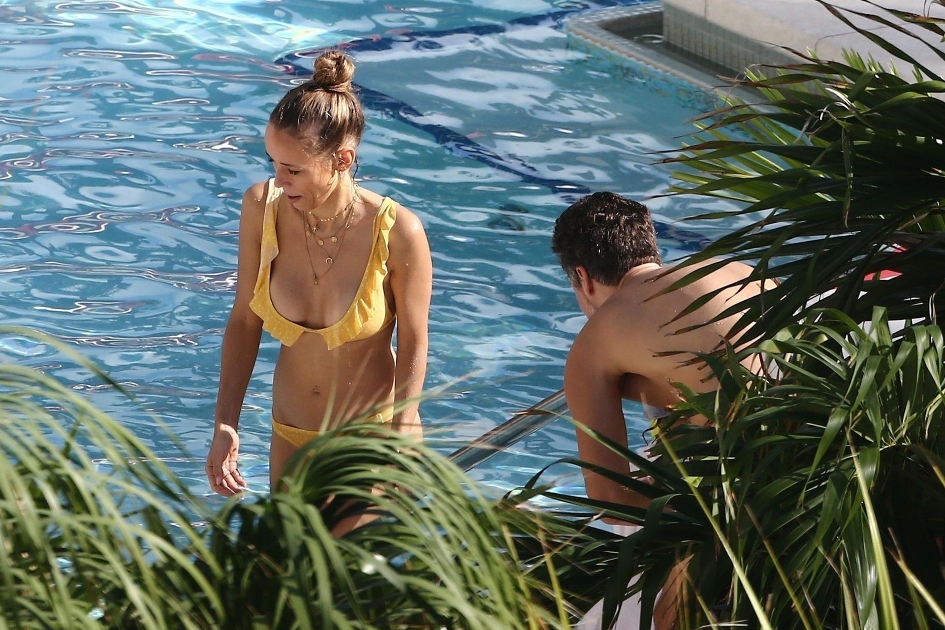 Annemarie Carpendale Sexy 0016