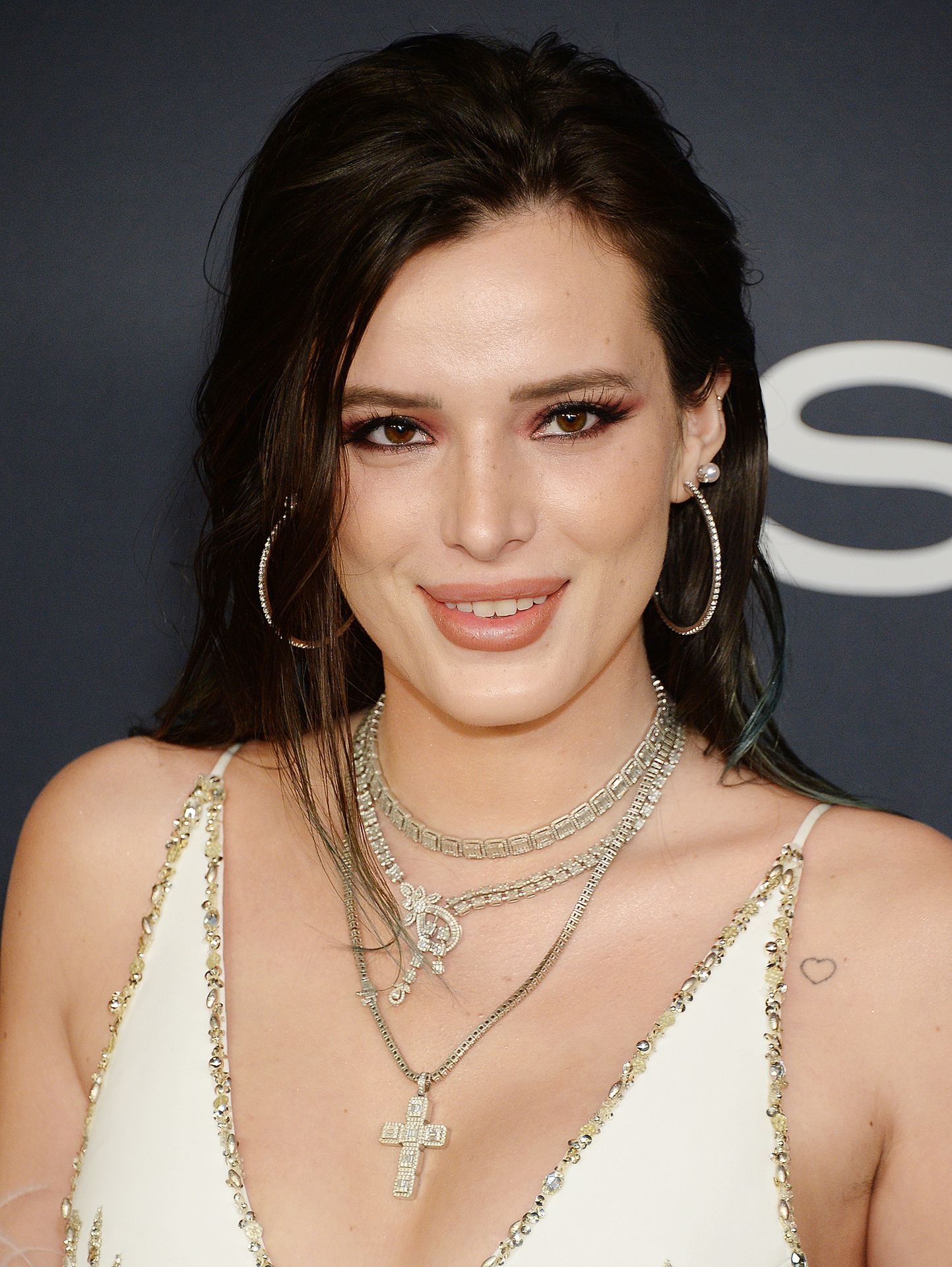 Bella Thorne & Dani Thorne Sexy 0008