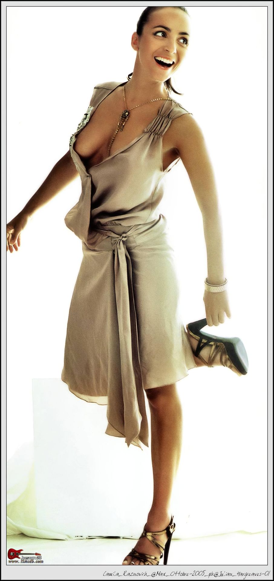 Camila Raznovich Nude & Sexy 0031