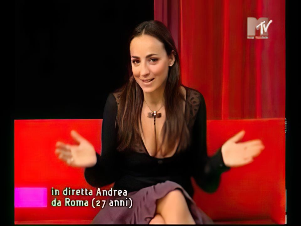 Camila Raznovich Nude & Sexy 0055