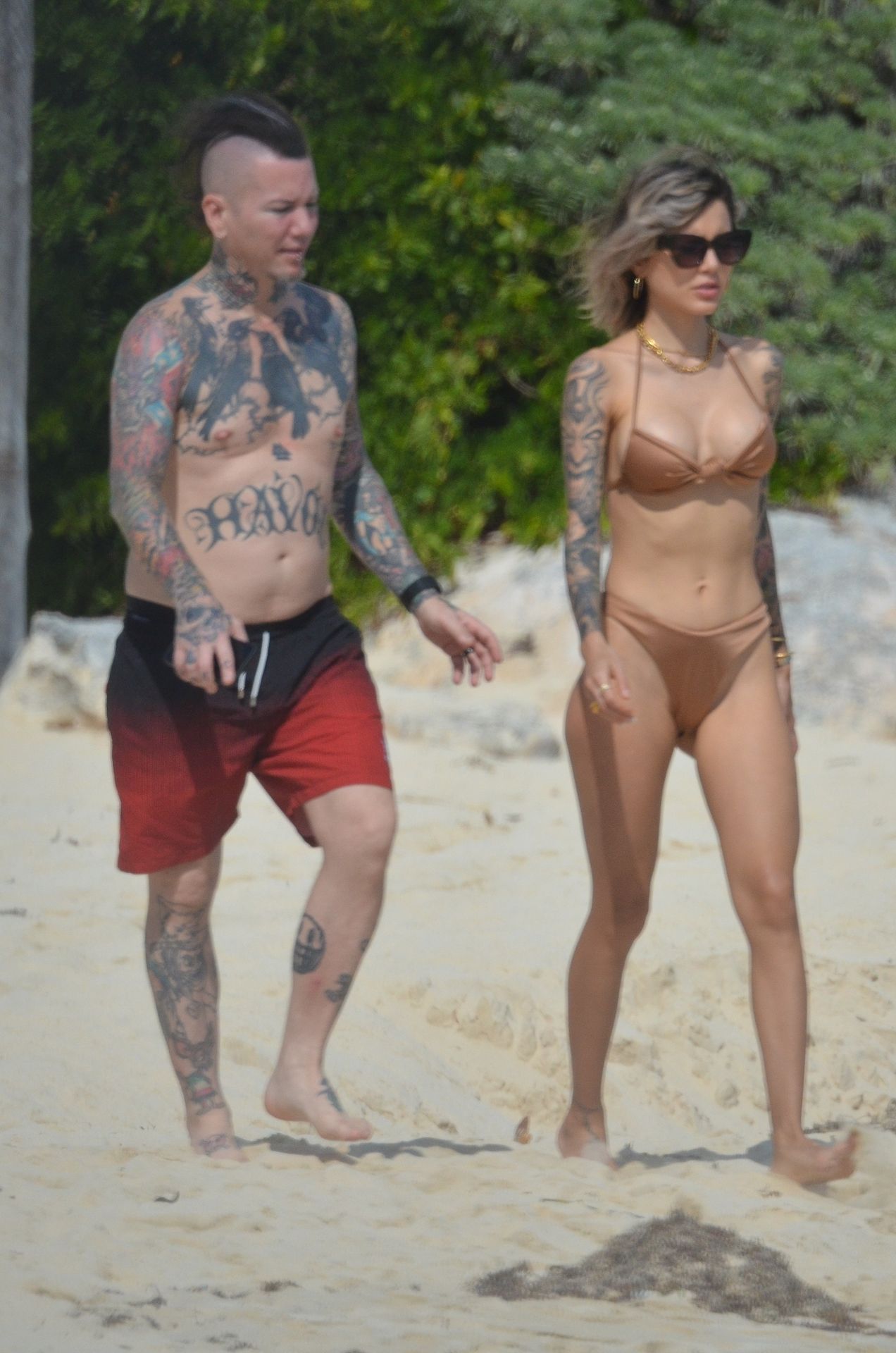 Dj Ashba And His Sexy Wife Nathalia Enjoy The Sunshine In Tulum 0003
