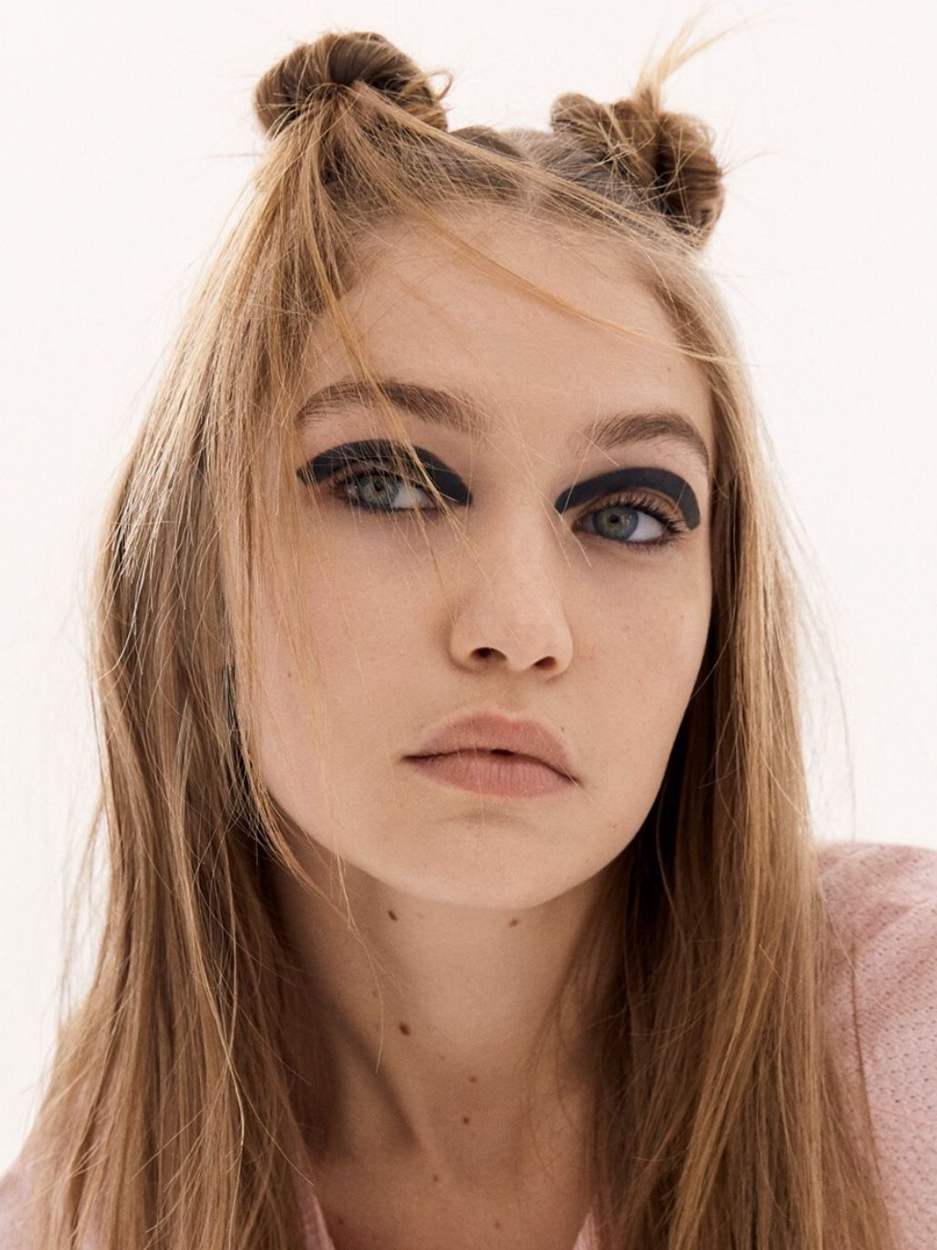 Gigi Hadid Photographed Nude For Russian Vogue 0012