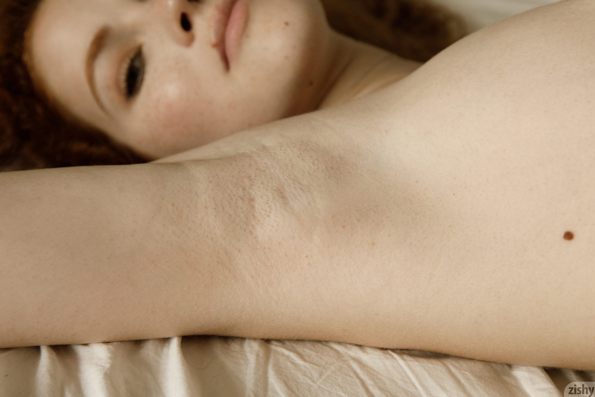 Heidi And Kayla In Ribbons Zishy (18)