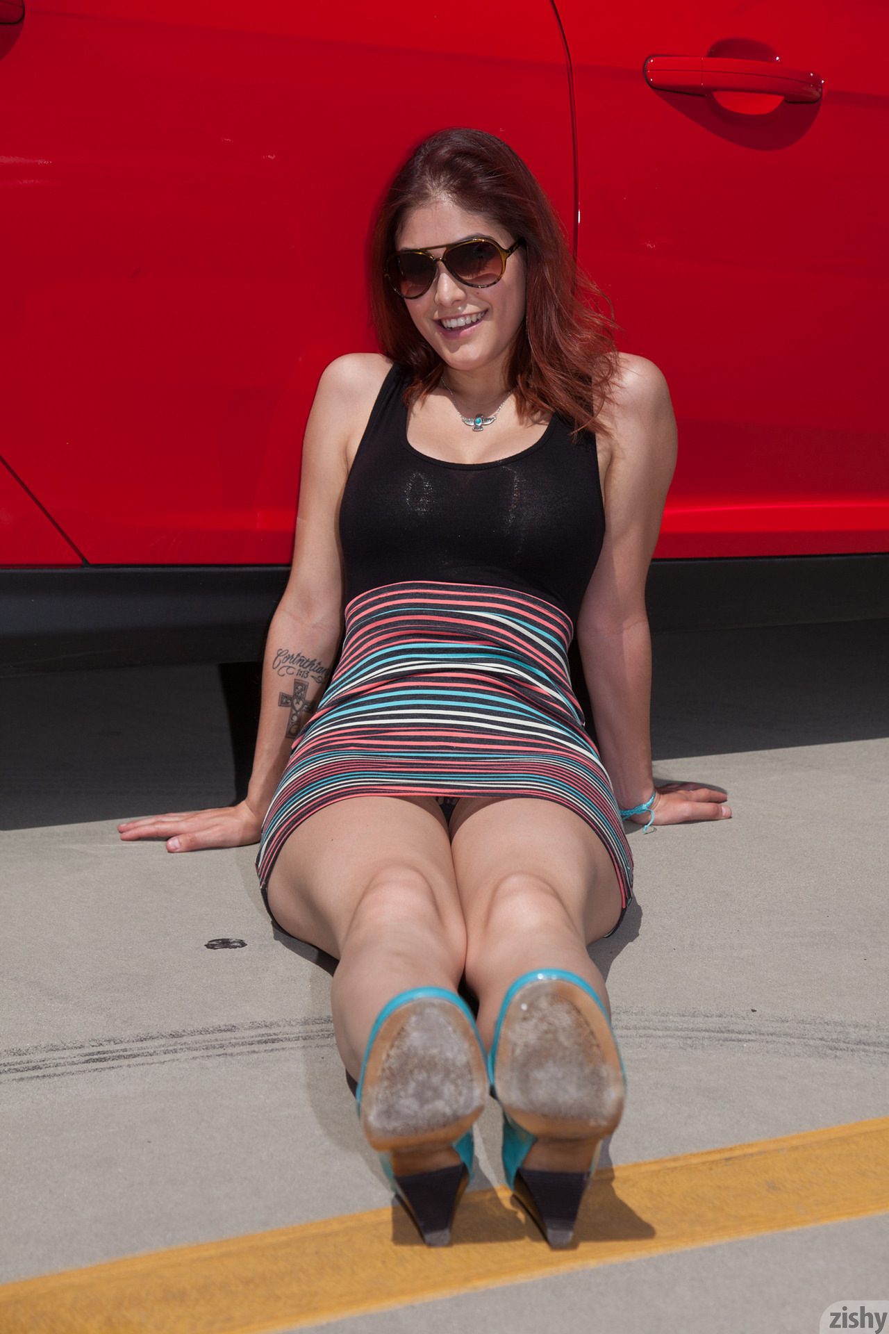 Helena De Sesa Without A Roof Zishy (36)