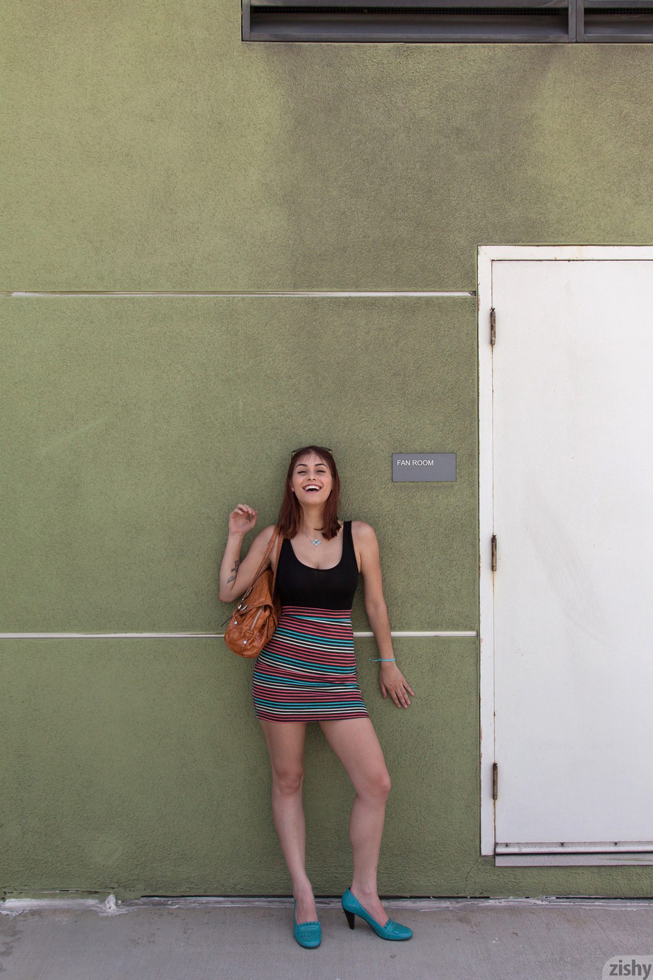 Helena De Sesa Without A Roof Zishy (39)