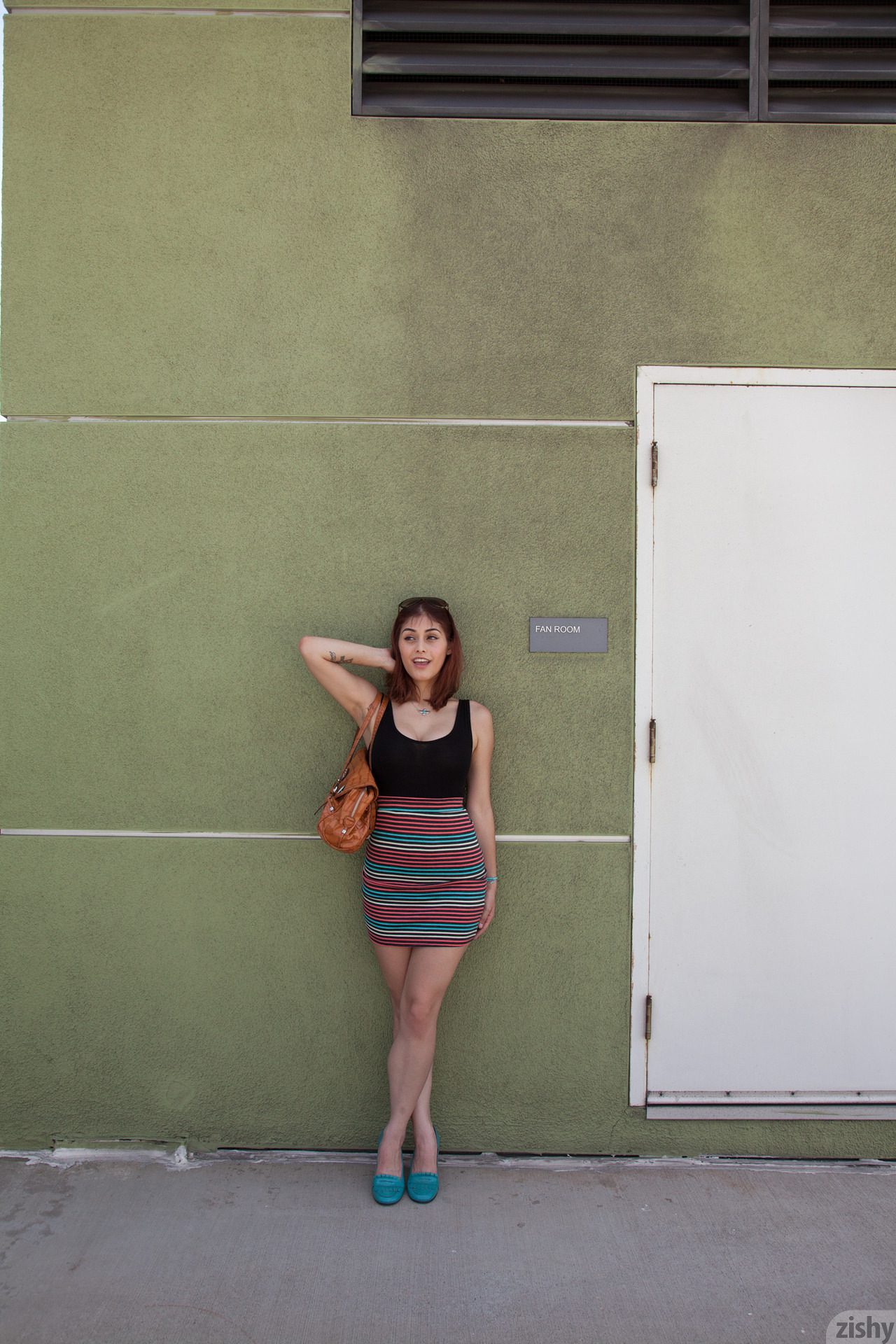 Helena De Sesa Without A Roof Zishy (40)