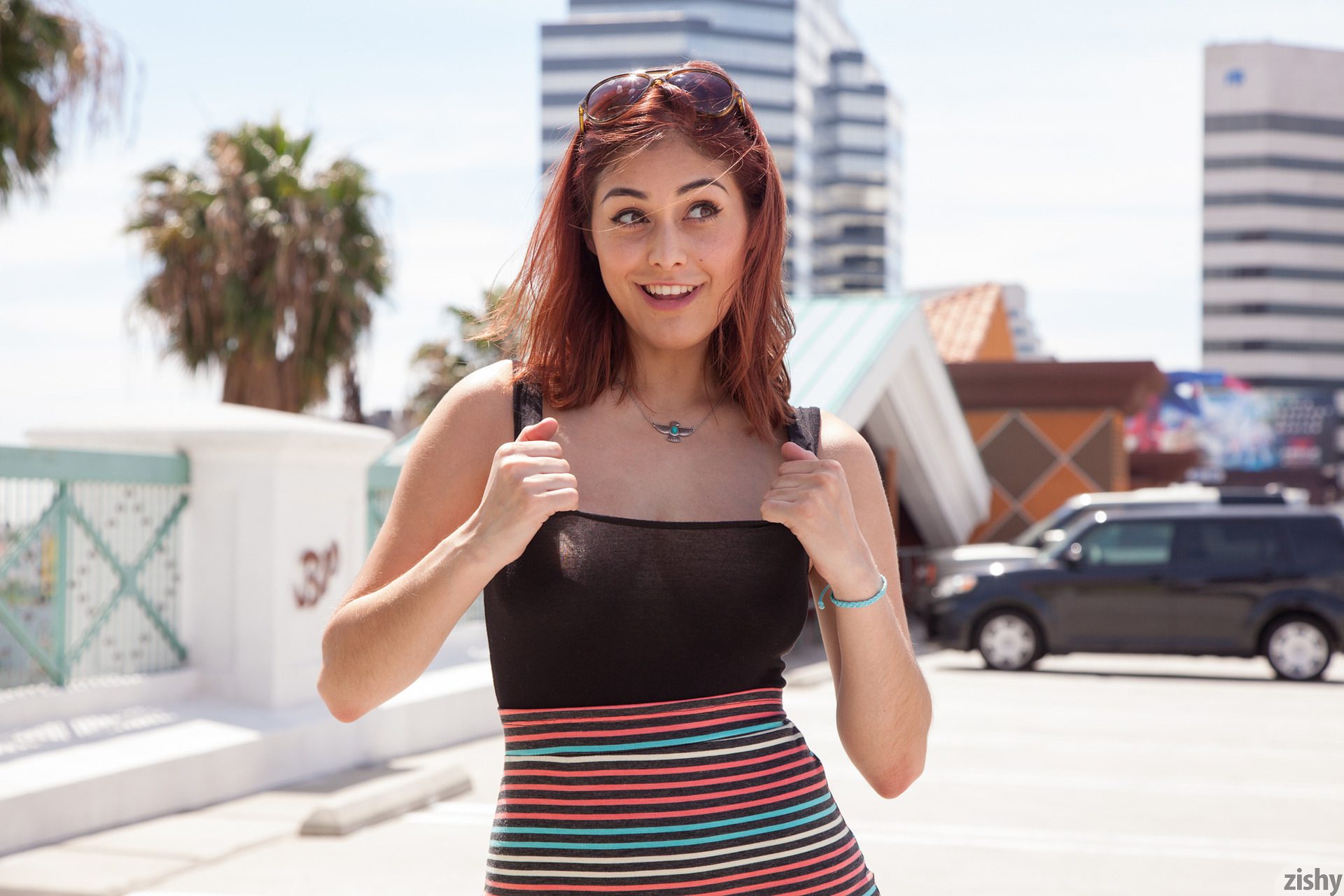 Helena De Sesa Without A Roof Zishy (53)