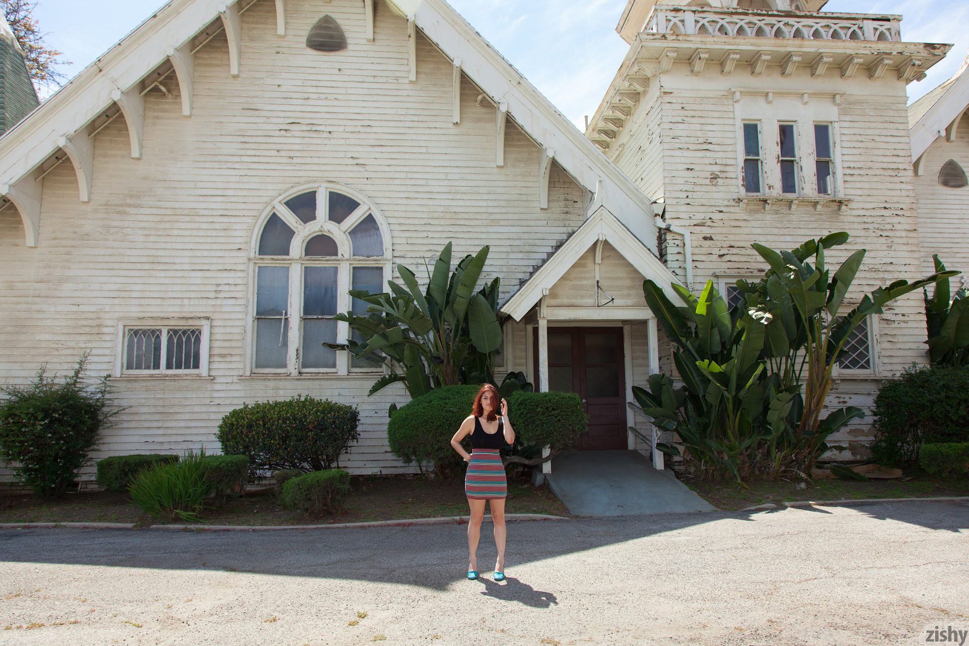 Helena De Sesa Without A Roof Zishy (59)