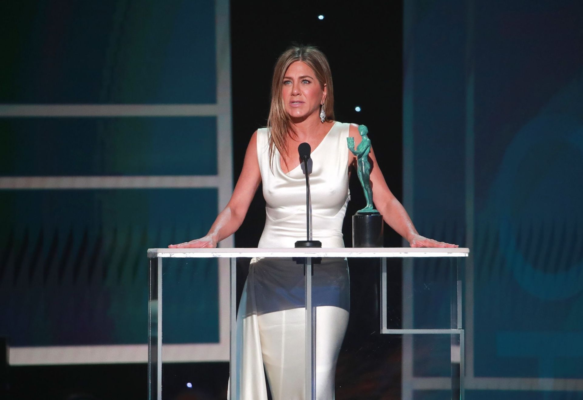 Jennifer Aniston’s Pokies At The Sag Awards 0059