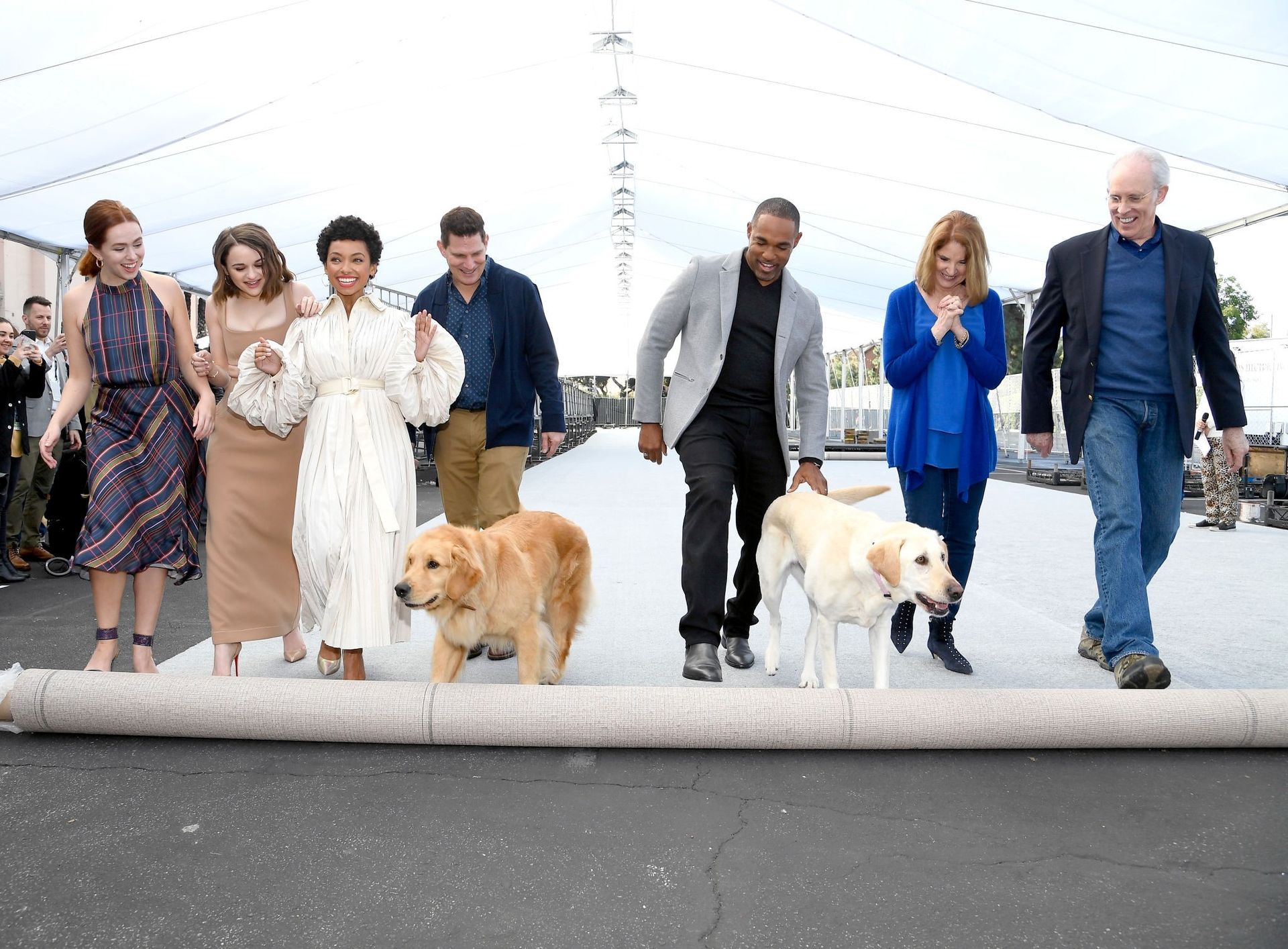 Joey King Flaunts Her Cleavage At The 2020 Sag Red Carpet Rollout 0014