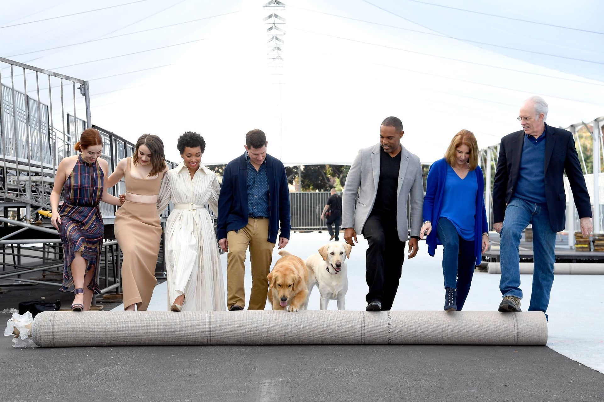 Joey King Flaunts Her Cleavage At The 2020 Sag Red Carpet Rollout 0021