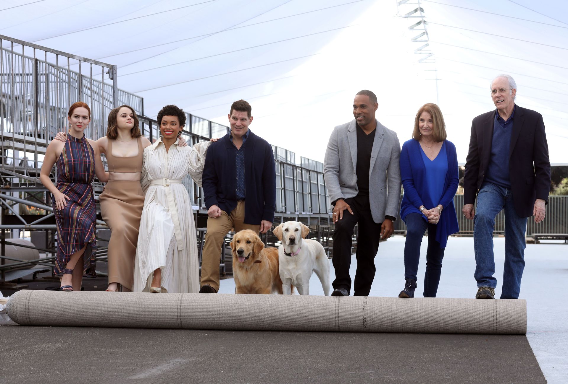 Joey King Flaunts Her Cleavage At The 2020 Sag Red Carpet Rollout 0022