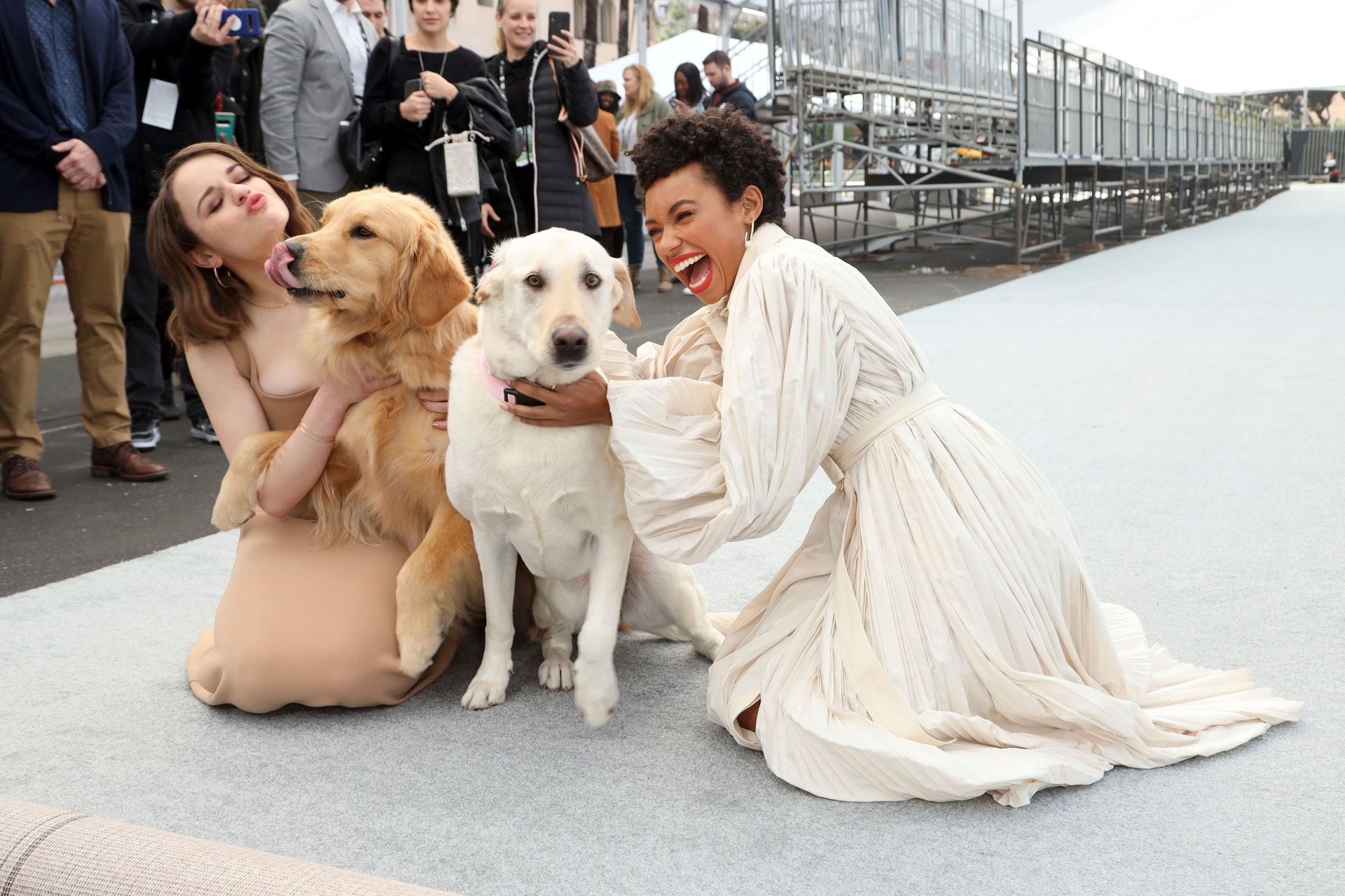 Joey King Flaunts Her Cleavage At The 2020 Sag Red Carpet Rollout 0023