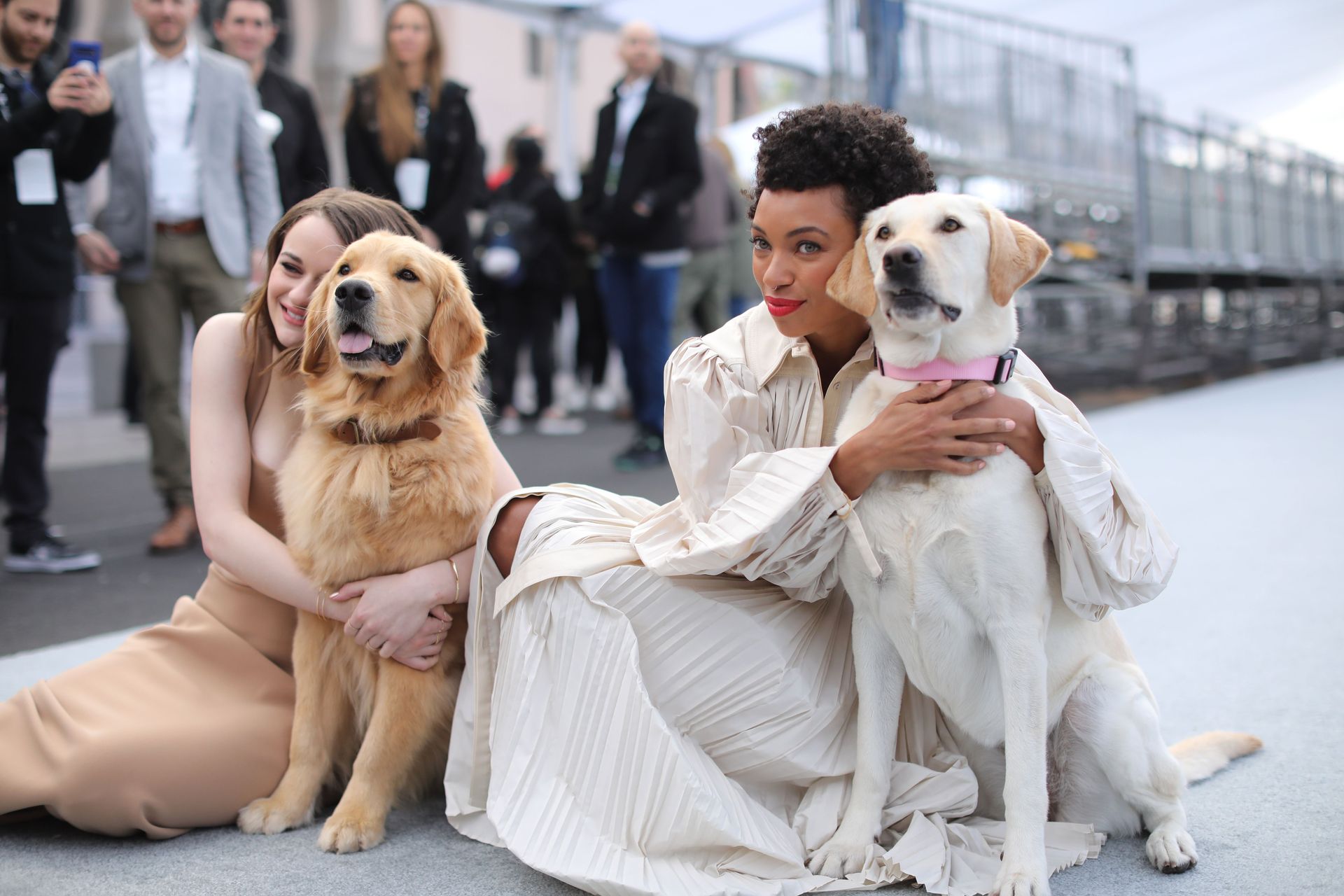 Joey King Flaunts Her Cleavage At The 2020 Sag Red Carpet Rollout 0042
