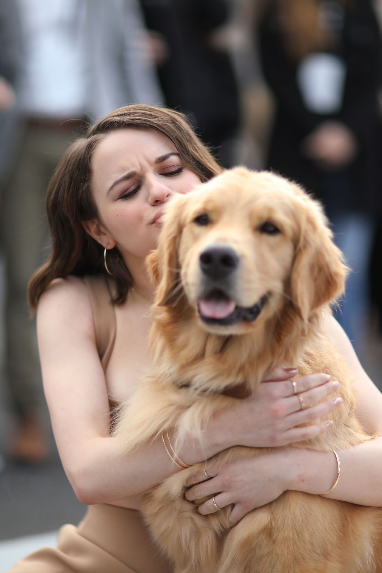 Joey King Flaunts Her Cleavage At The 2020 Sag Red Carpet Rollout 0048