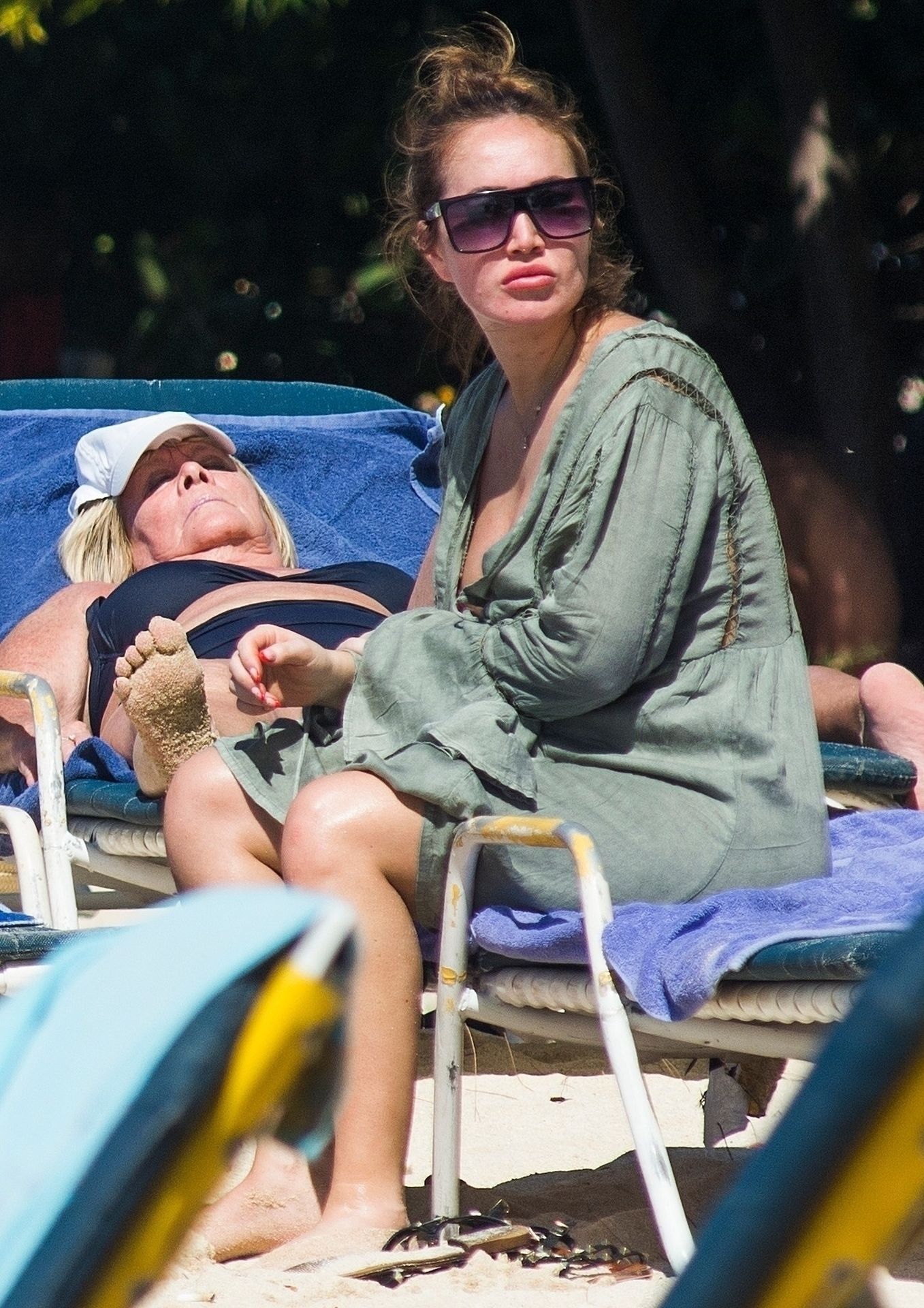 Melissa Reeves Enjoys A Day With Lauryn And Amelia Goodman In Barbados 0032