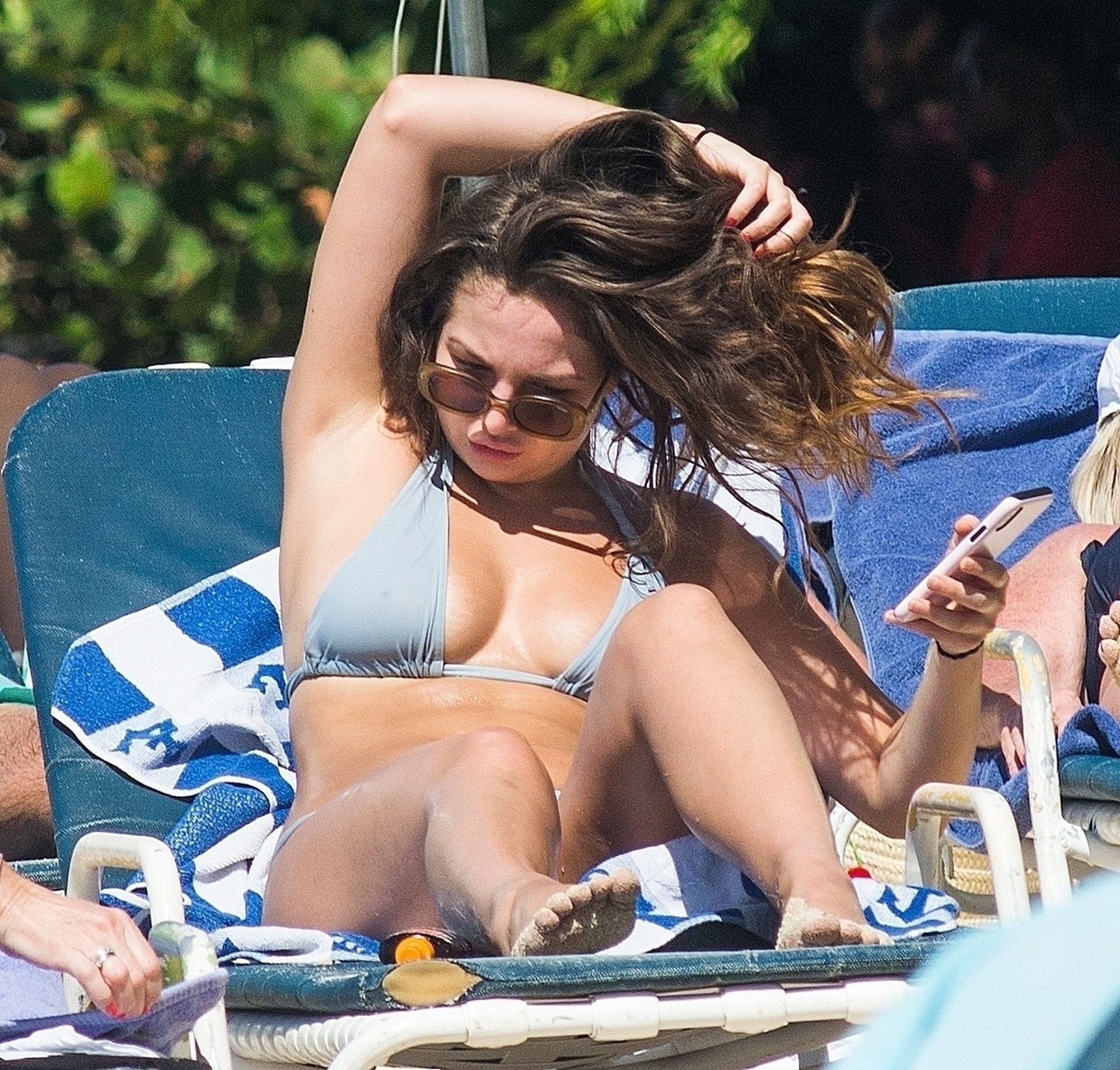 Melissa Reeves Enjoys A Day With Lauryn And Amelia Goodman In Barbados 0048