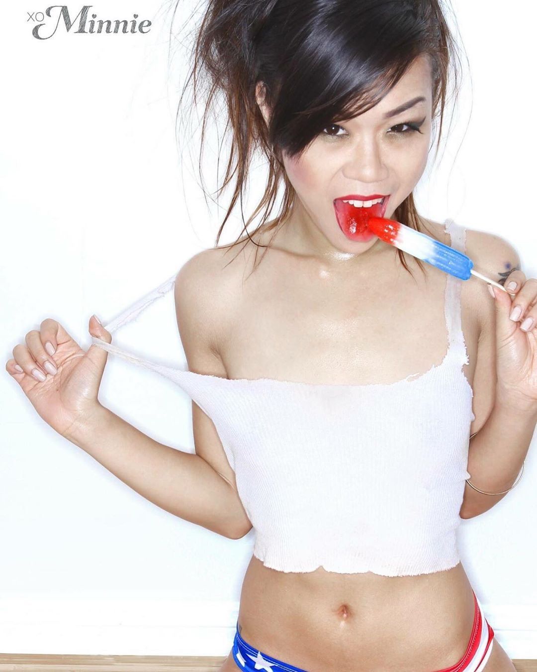 Minnie Scarlet Nude & Sexy 0005