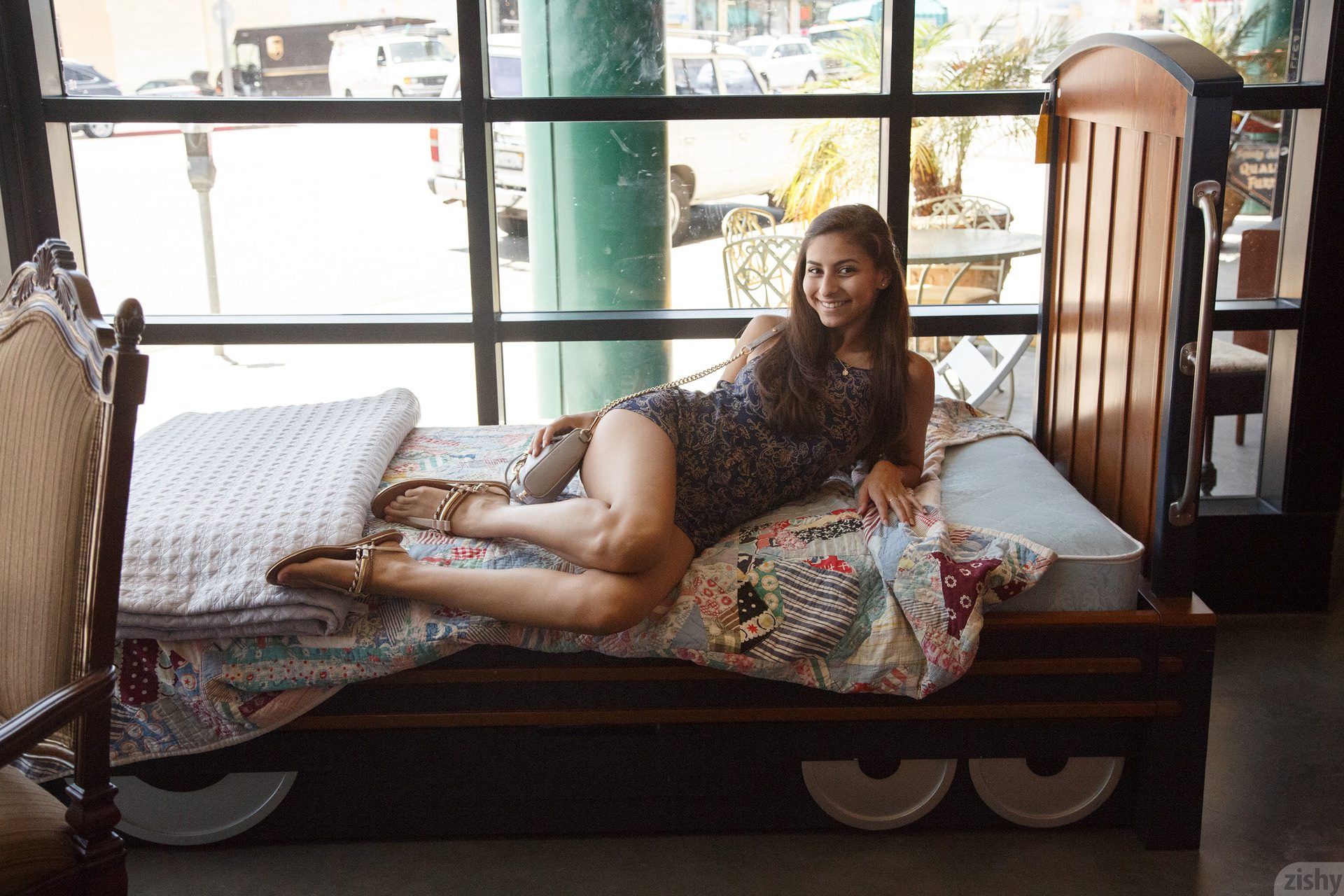 Nina North Used Furniture Zishy (21)