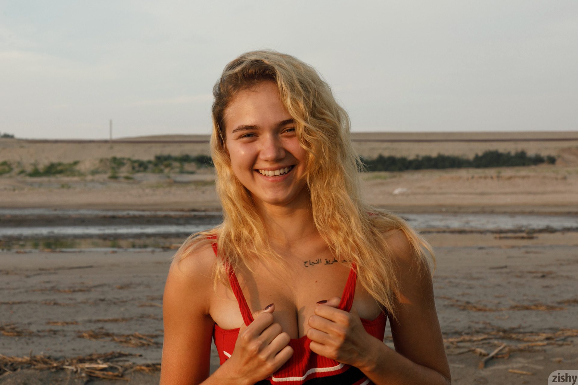 Sofia Orlova On Gryaznyy Beach Zishy (10)