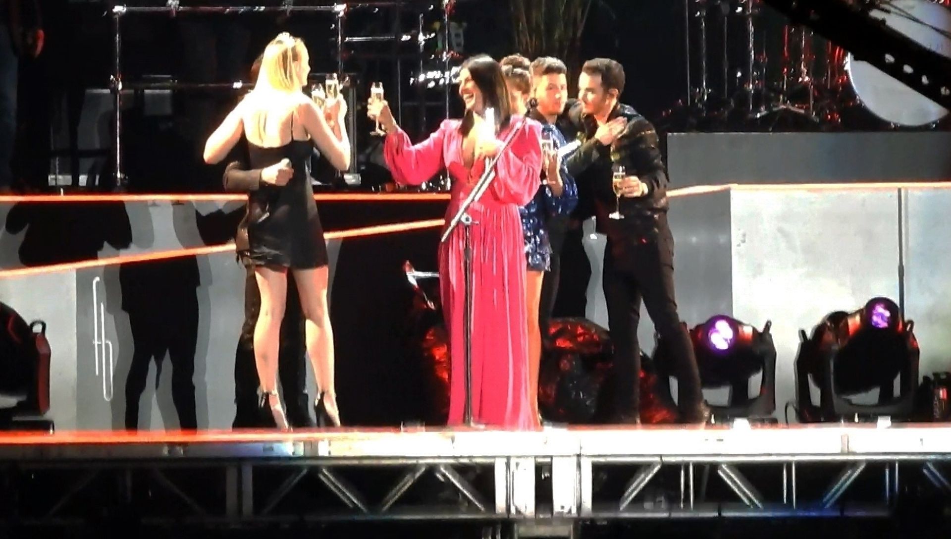 Sophie Turner, Priyanka Chopra, Danielle Jonas Sexy 0015