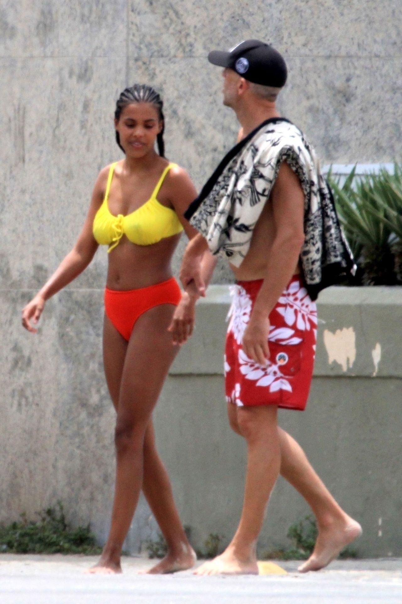 Beach Babe Tina Kunakey And Vincent Cassel Heat Up Their Romance On The Beaches Of Rio 0004